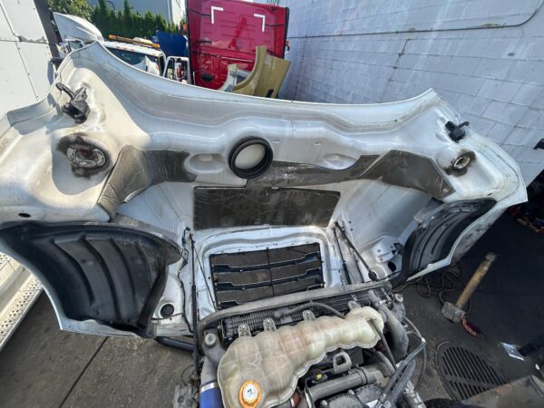 2021 FREIGHTLINER CASCADIA P4 126 COMPLETE HOOD (A17-20392-006) WITH OEM HEADLAMPS (A66-01405-004, A66-01405-005), SIDE PANLELS (17-20394-000, 17-20394-001), TOP PANEL (17-20393-000), GRILL (17-20801-006, A17-20832-017), MIRRORS (A22-77791-002, A22-77791-010, A17-20392-006, A22-77791-003, A22-77791-011) FOR SALE - SRT DIESEL ABBOTSFORD